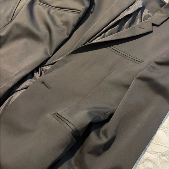 Prom Ready! Black Zara Men's Black Two-Piece Suit Jacket & Trousers - Picture 5 of 13